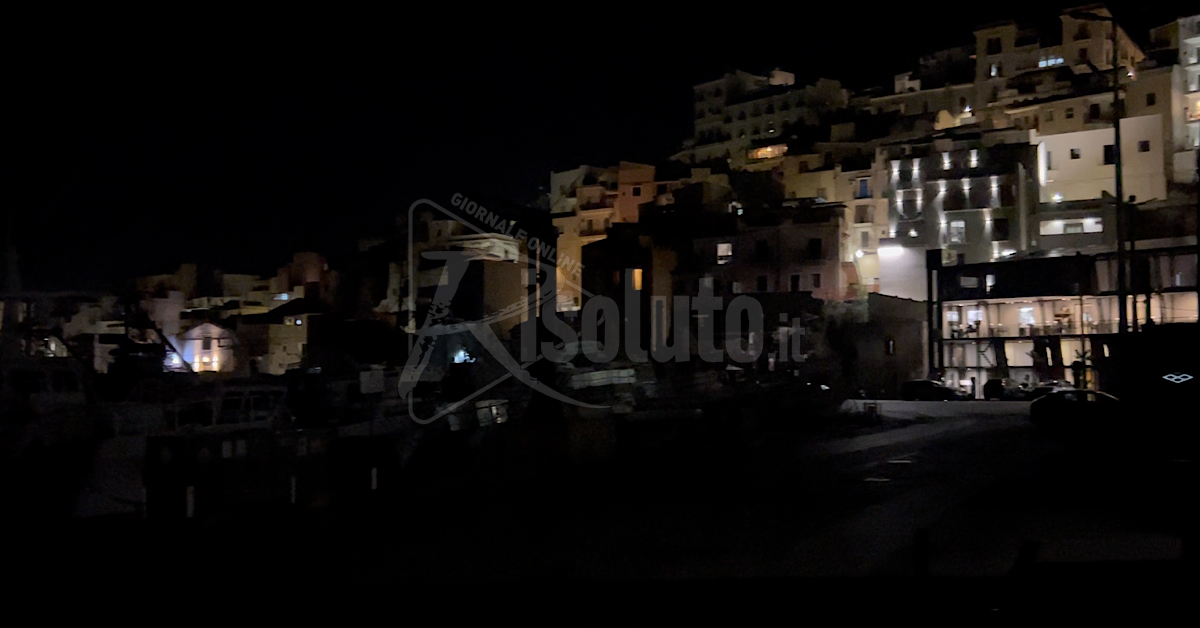 Ripristinata temporaneamente l’illuminazione del porto di Sciacca