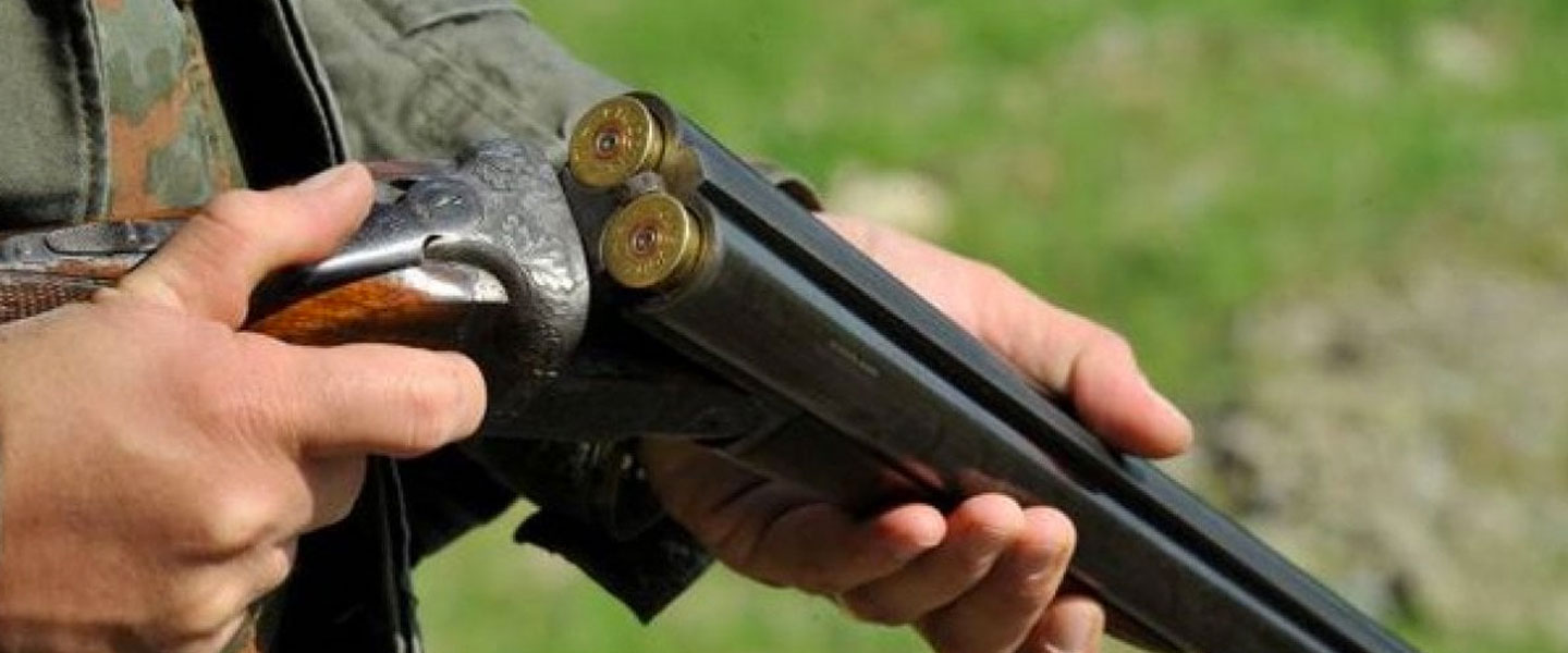 Battuta di caccia nel Messinese, parte colpo dal fucile e muore il figlio