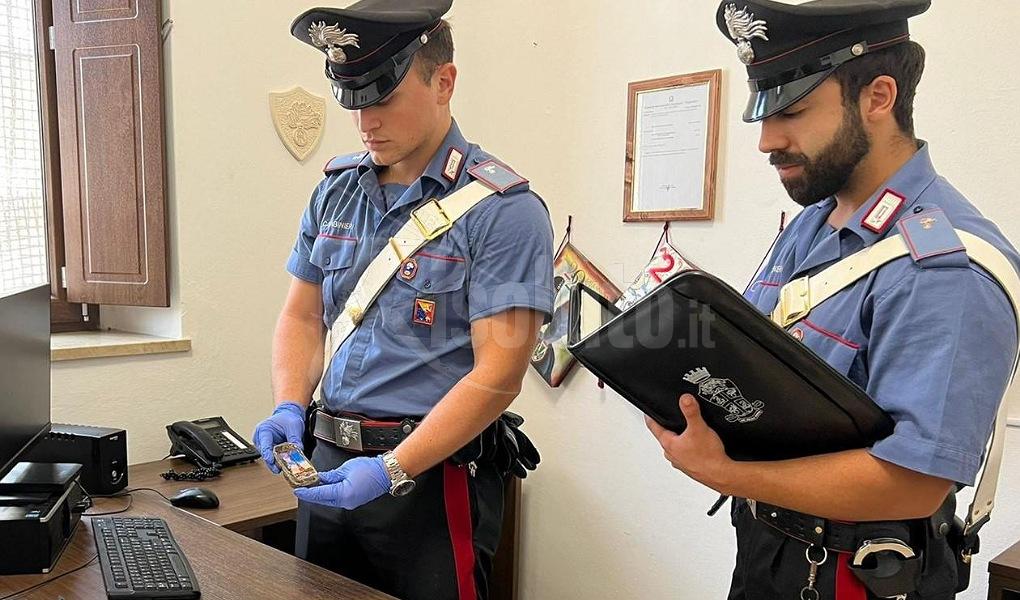 A Pantelleria con hashish e cocaina in valigia, arrestato un trapanese