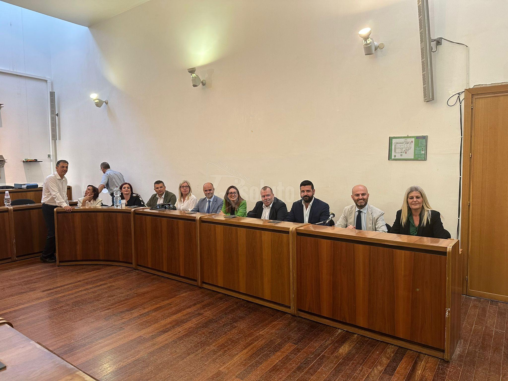 Menfi, il sindaco non si scusa e l'opposizione fa saltare la seduta del consiglio comunale