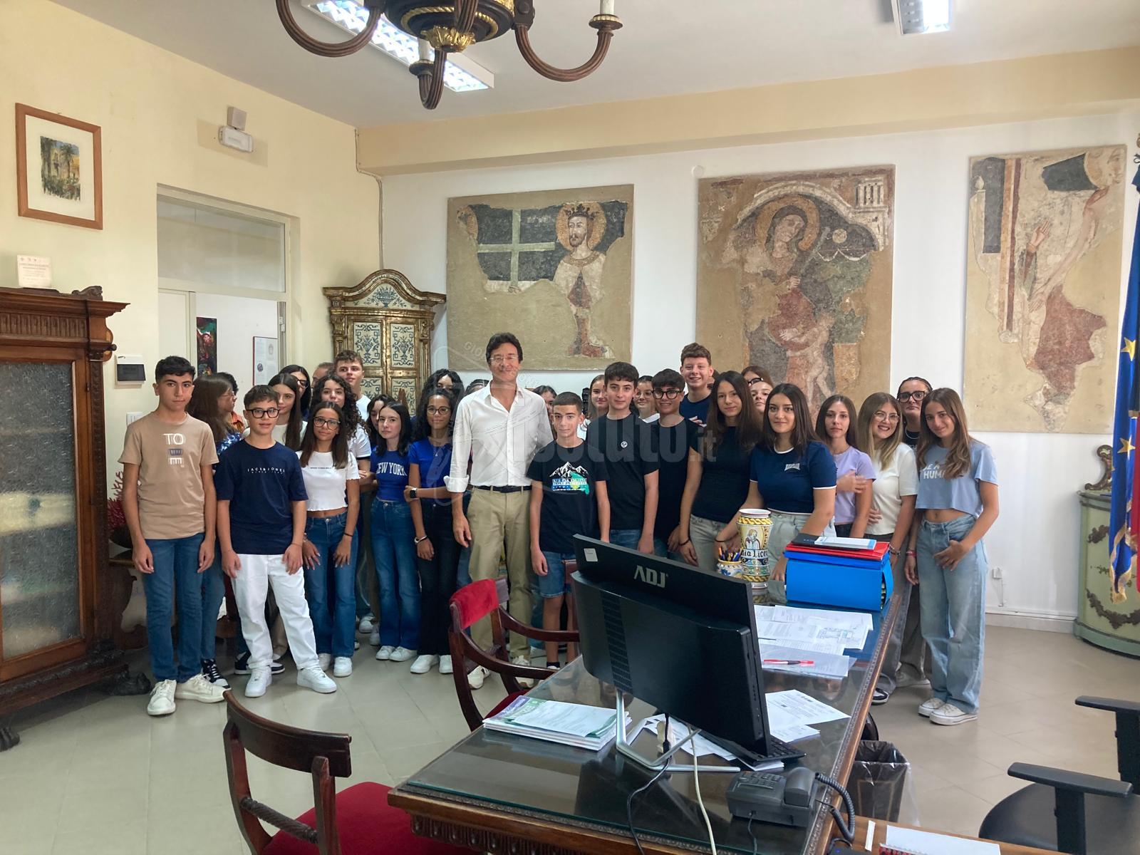 Accolte le matricole al "Fazello" e al "Bonachia" di Sciacca, al via un nuovo anno scolastico