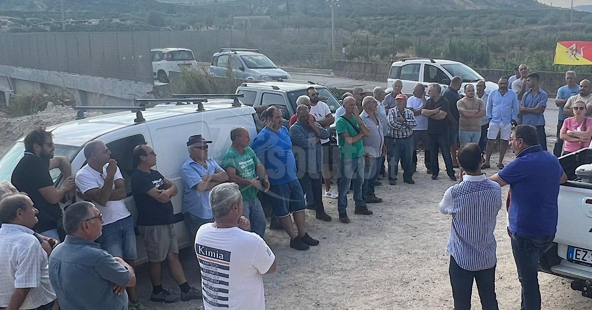 Irrigazione difficile, protesta dei produttori di Villafranca Sicula, Burgio, Caltabellotta e Chiusa Sclafani (Video)