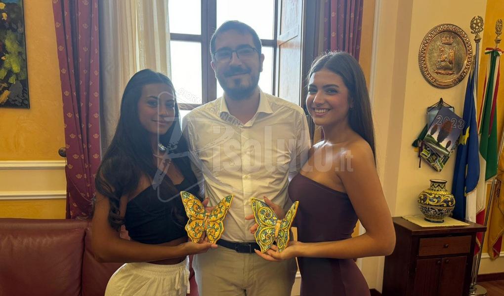 Due saccensi a Miss Italia, accolte in Comune dal sindaco: "Tifiamo per voi"