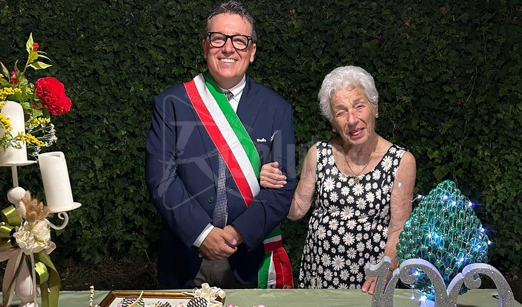 Festa a Menfi per i cent'anni di Maria Antonietta Cucchiara