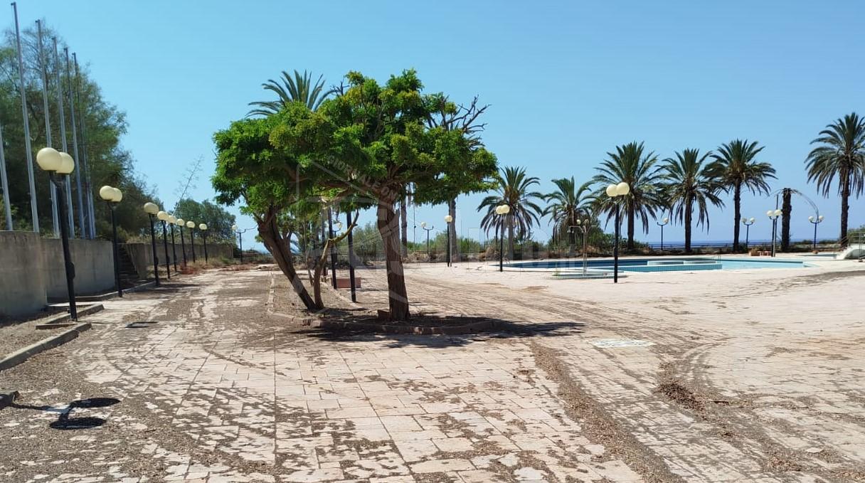 L'Esa libera dalle erbacce le strutture delle Terme di Sciacca