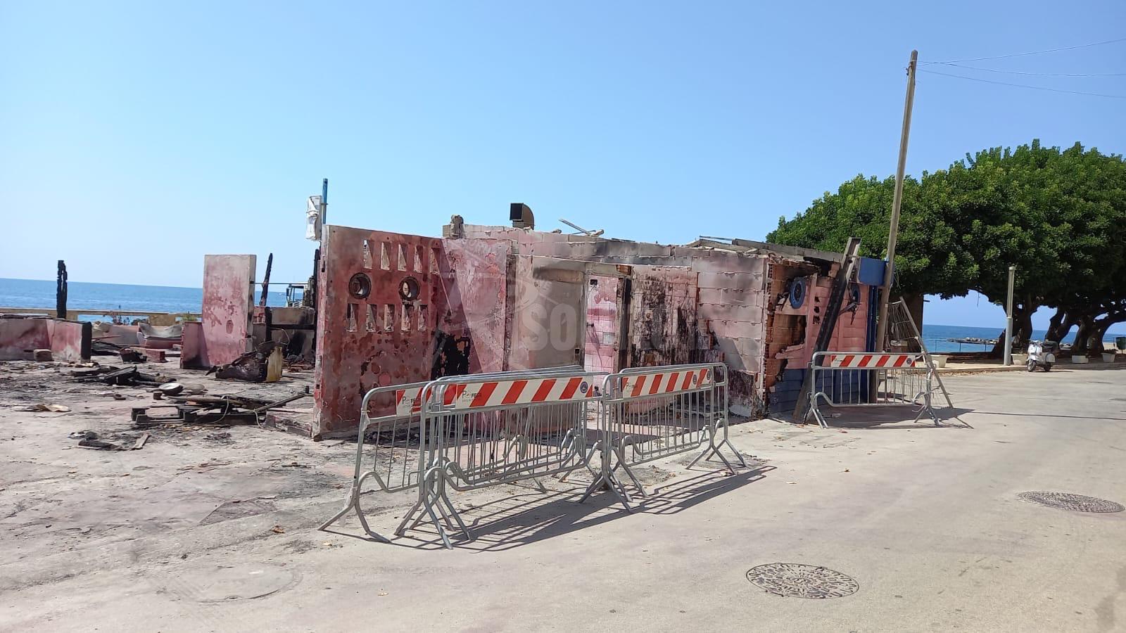 Si completa la bonifica allo Stazzone, operai al lavoro nel sito del Porticello
