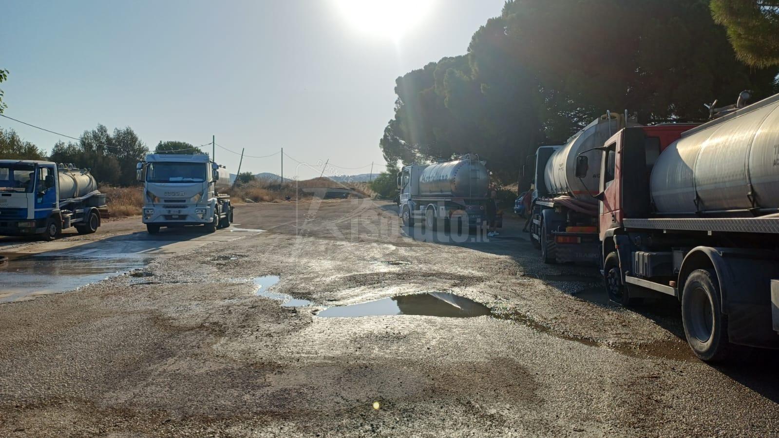Punto di appresamento di Sciacca guasto, autobotti del servizio sostitutivo ferme