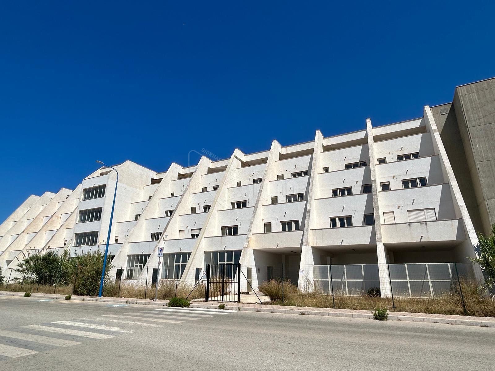 Comando della Municipale in uffici inadeguati, il consigliere Bivona propone trasferimento all'ex hub della Perriera