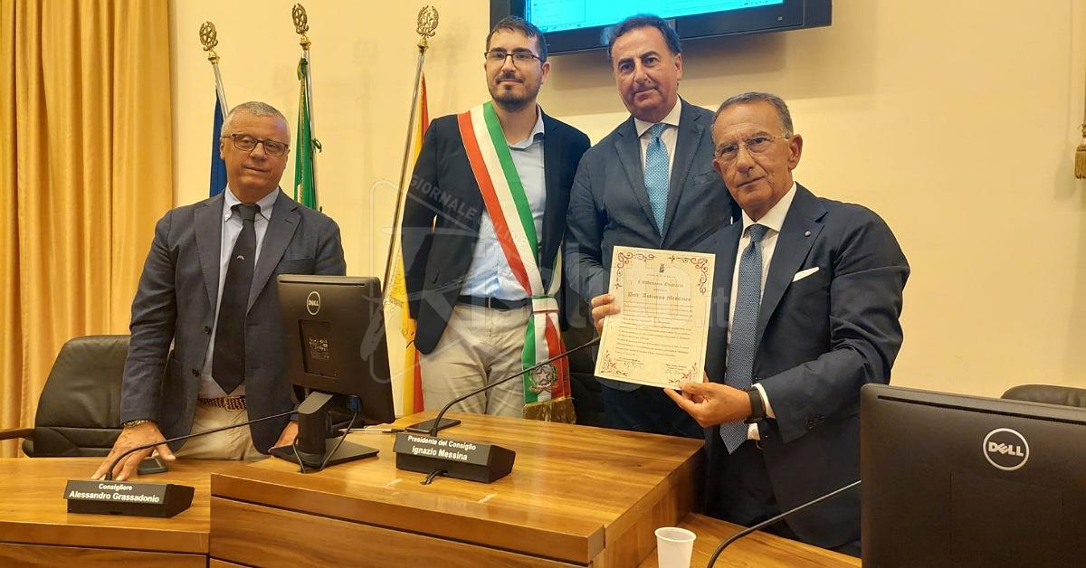Cittadinanza onoraria al questore Messineo: "Sciacca sempre nel mio cuore" (Video)