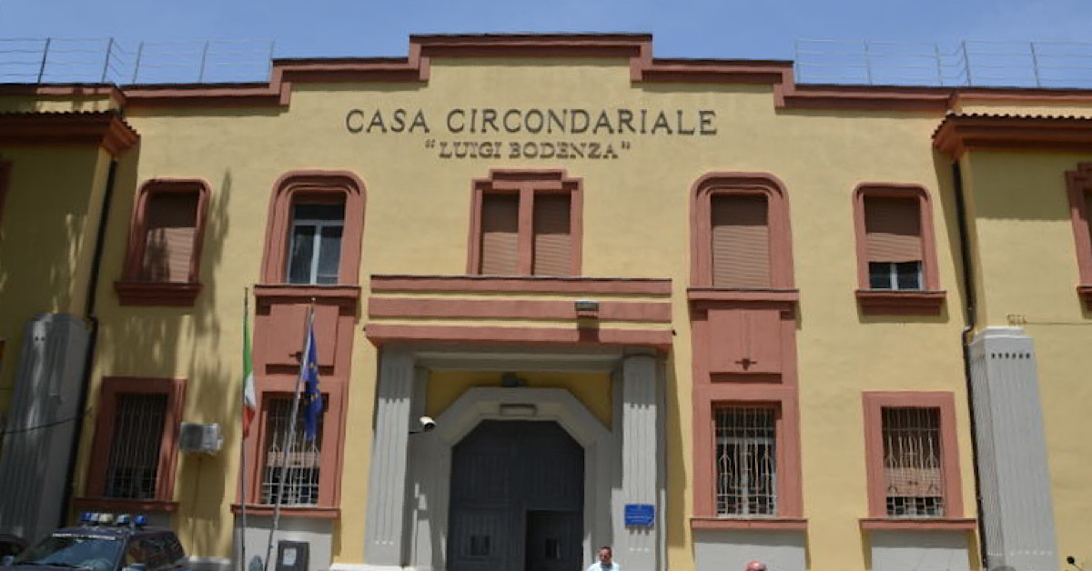 Droga e cellulari in carcere con drone, 13 ordinanze a Enna