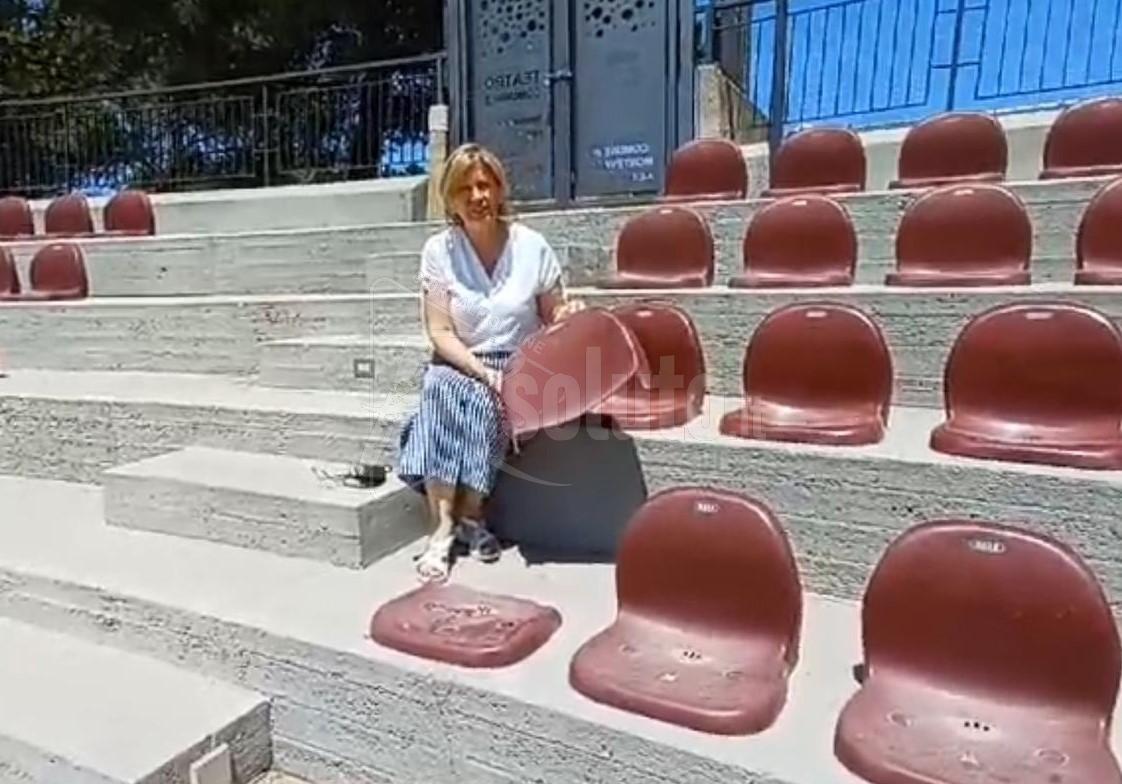Montevago apre l'anfiteatro, tre giovani entrati di notte scavalcando la recinzione puliranno 620 sedioline