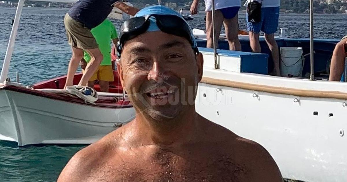 Enzo Navarra di Sciacca attraversa a nuoto lo Stretto di Messina (Video)