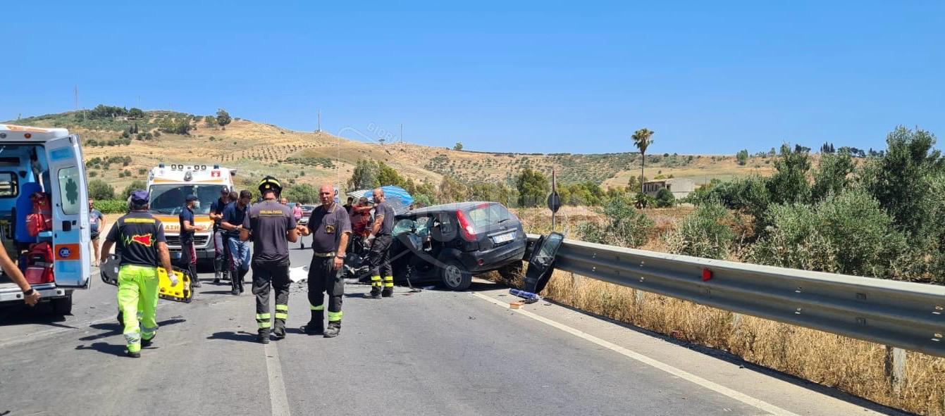 Ancora bloccata la 115 a Sciacca per l’incidente con 5 feriti