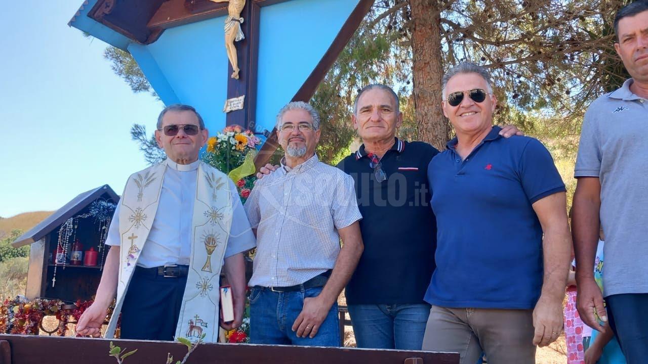 Restaurato e ricollocato il Crocefisso di Carabollace dai cittadini, era stato oggetto di atto vandalico (Video)