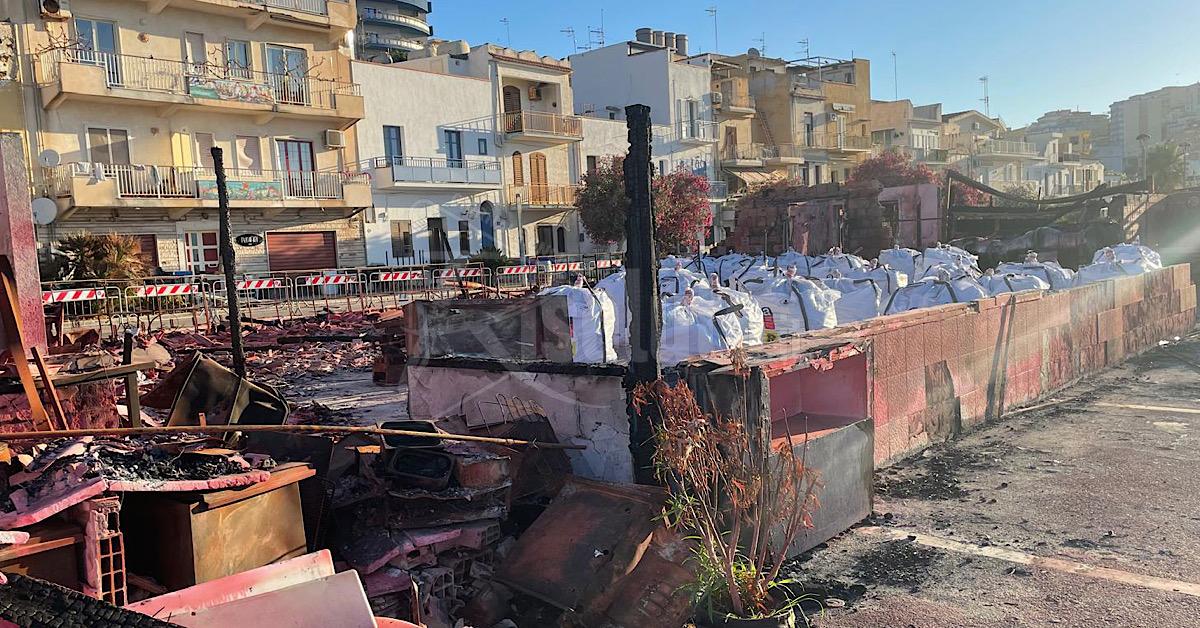 Demolite le strutture del ristorante “Al Porticello” di Sciacca