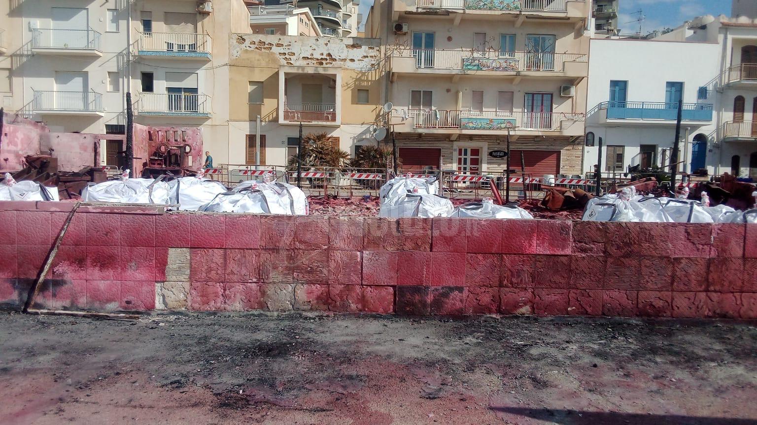 Prime ore di bonifica allo Stazzone, 12 sacchi pronti per il centro di trasferenza di Carini (Video)