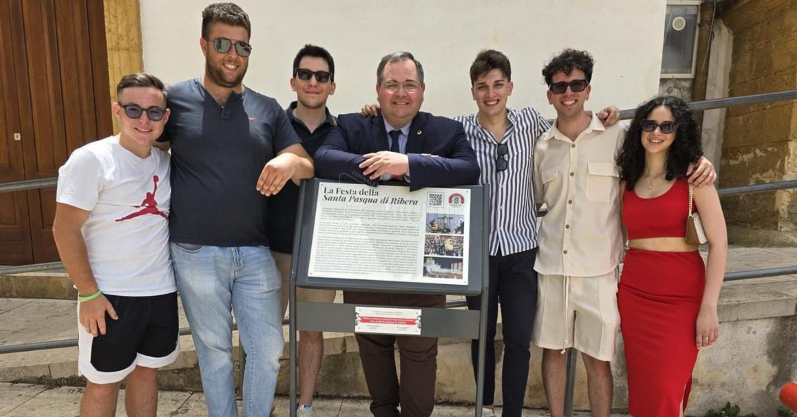 Leo Club dona targhe braille