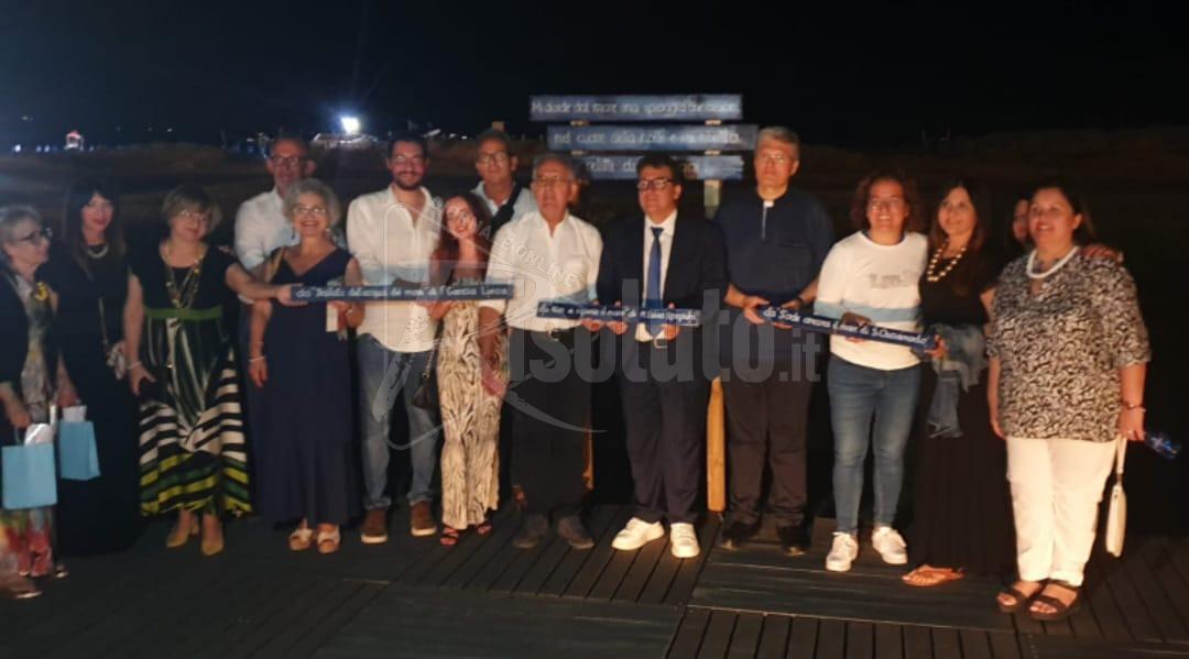Restauro della Promenade danneggiata a Porto Palo, ricollocate le assi di notte
