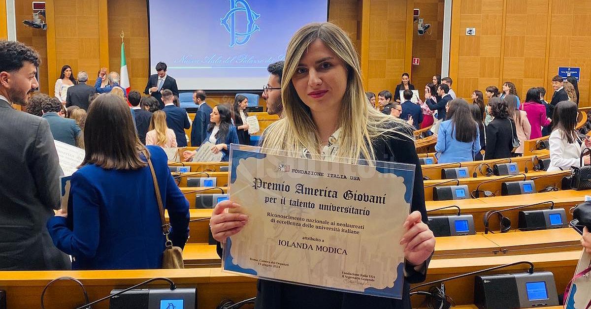La neo eletta consigliera di Caltabellotta Iolanda Modica riceve il Premio "America Giovani"