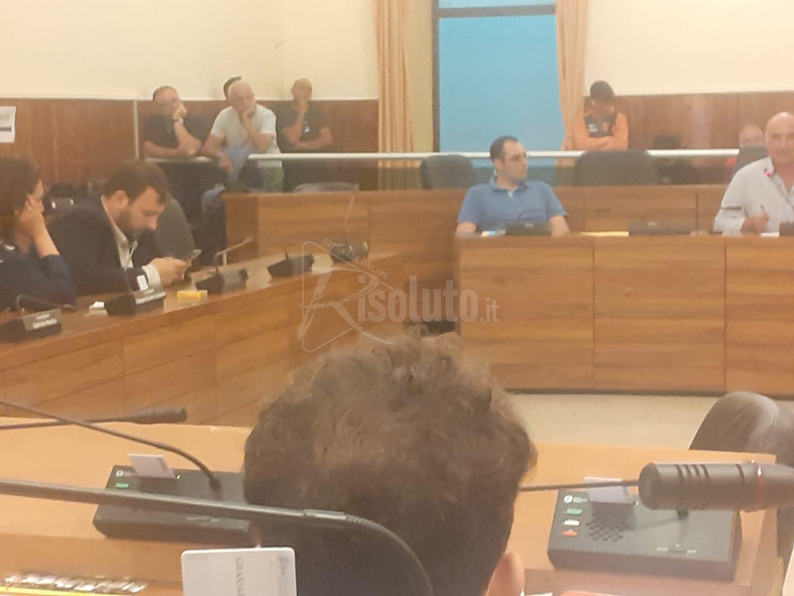 Scontro al consiglio comunale sulla crisi idrica a Sciacca, sindaco polemizza con l'opposizione
