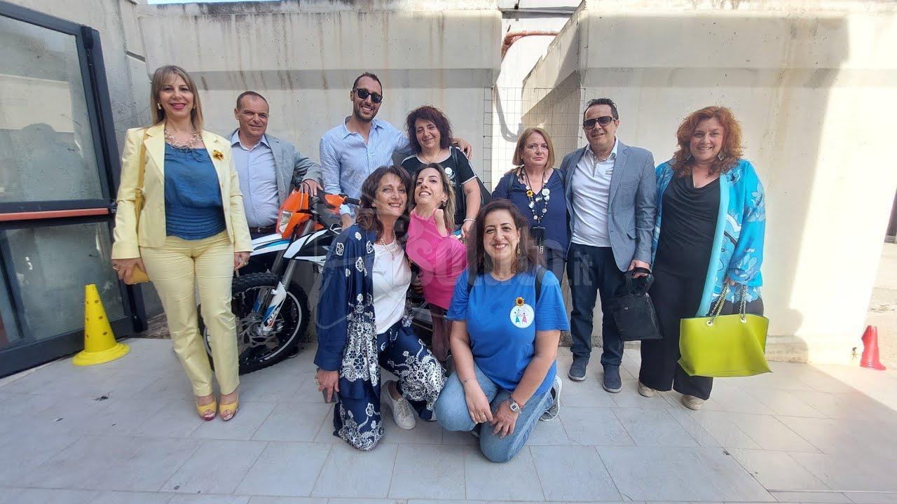Premio Aurora, la mamma: "Mia figlia lo ha ispirato e ora porta i suoi valori" (Video)