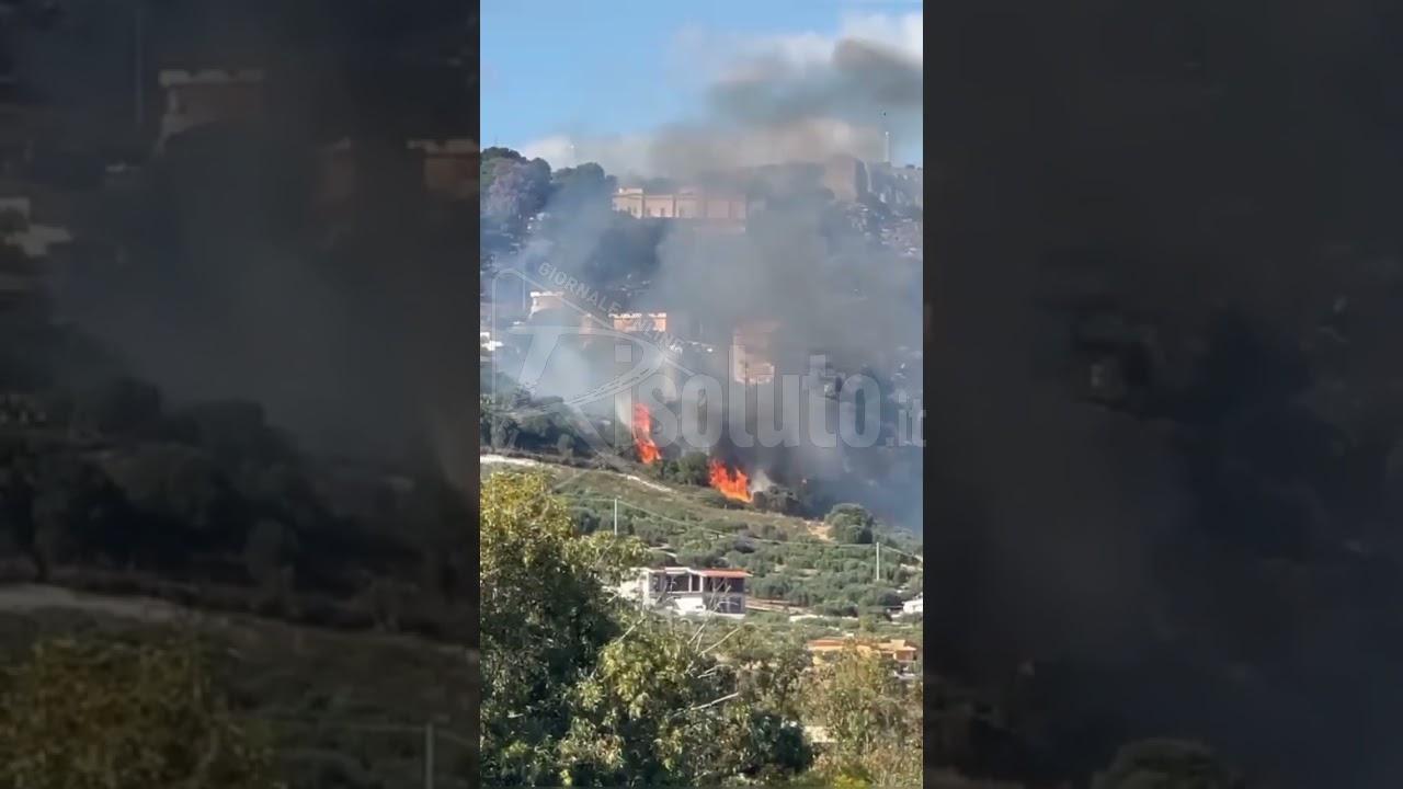 Fiamme in contrada Cava di Lauro a Sciacca (Video)