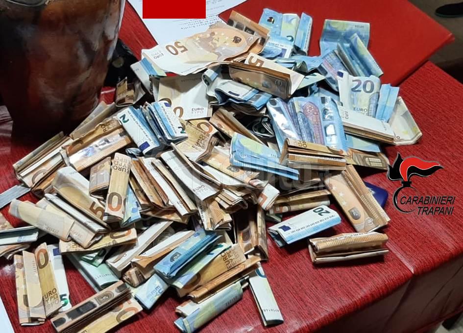 Carte del reddito di cittadinanza utilizzate come "pegno" in cambio di droga, 4 arresti a Marsala