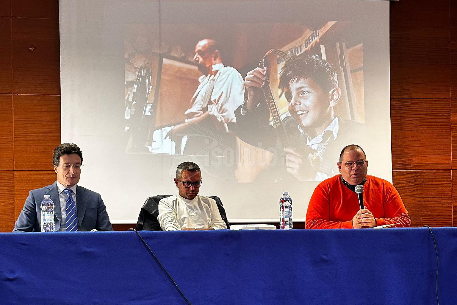 Il nuovo Cinema Paradiso di Totò Cascio, presentato a Sciacca il suo ultimo libro (Video)