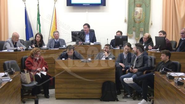 Consiglio comunale di Sciacca, ieri spazio al dibattito su parcheggio Rossi, casa albergo e Fondazione Carnevale