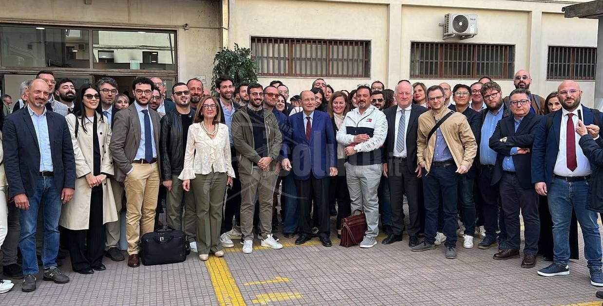 Concorsi alla Regione, oggi firma del contratto per 106 funzionari