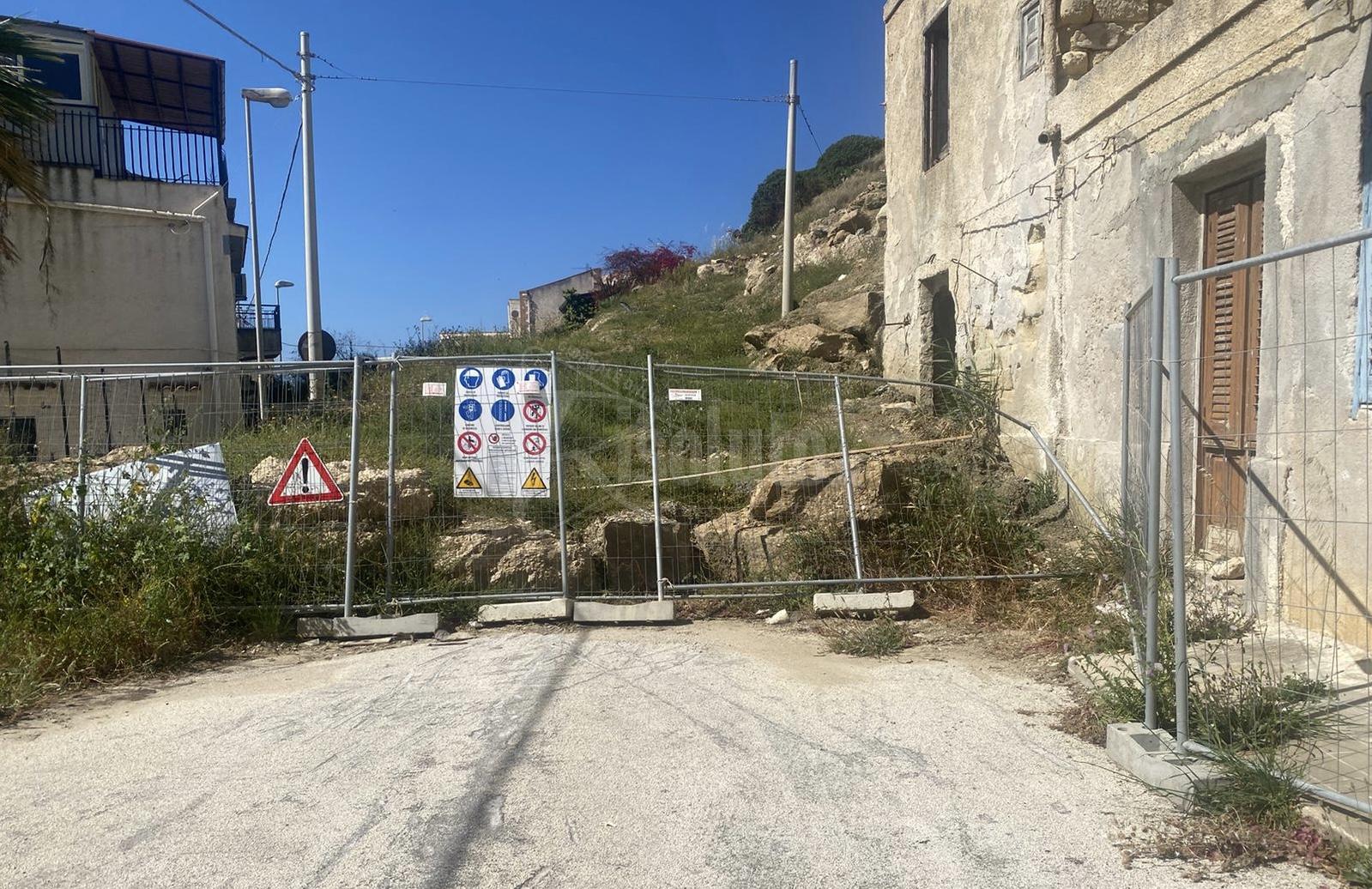 La frana di Porto Palo a Menfi, i lavori ancora non partono