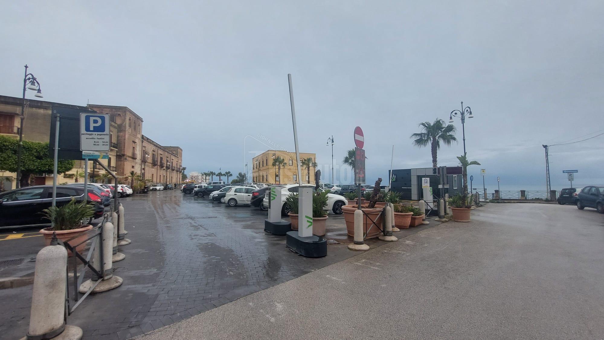 Disciplinare per il parcheggio di piazza Rossi, per 3 consiglieri delibera illegittima