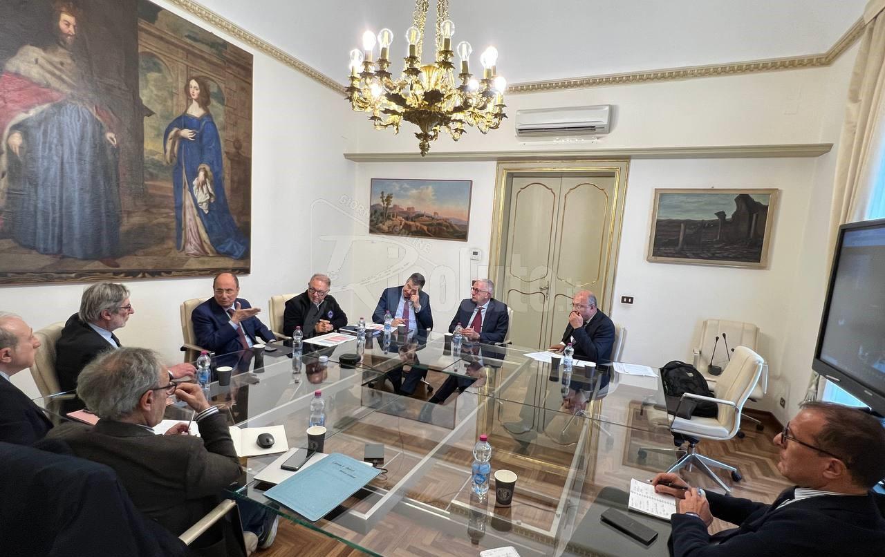 Siccità, dissalatori mobili e nuovi pozzi: le prime soluzioni della cabina di regia