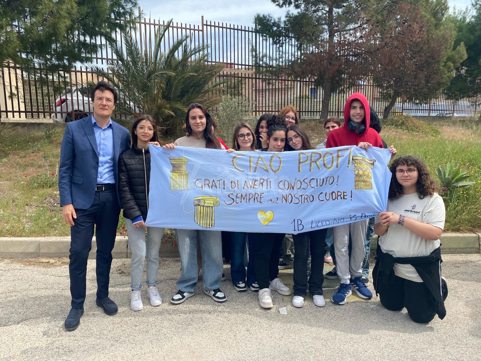 Messa in suffragio del prof Vella organizzata a  Sciacca da studenti e colleghi