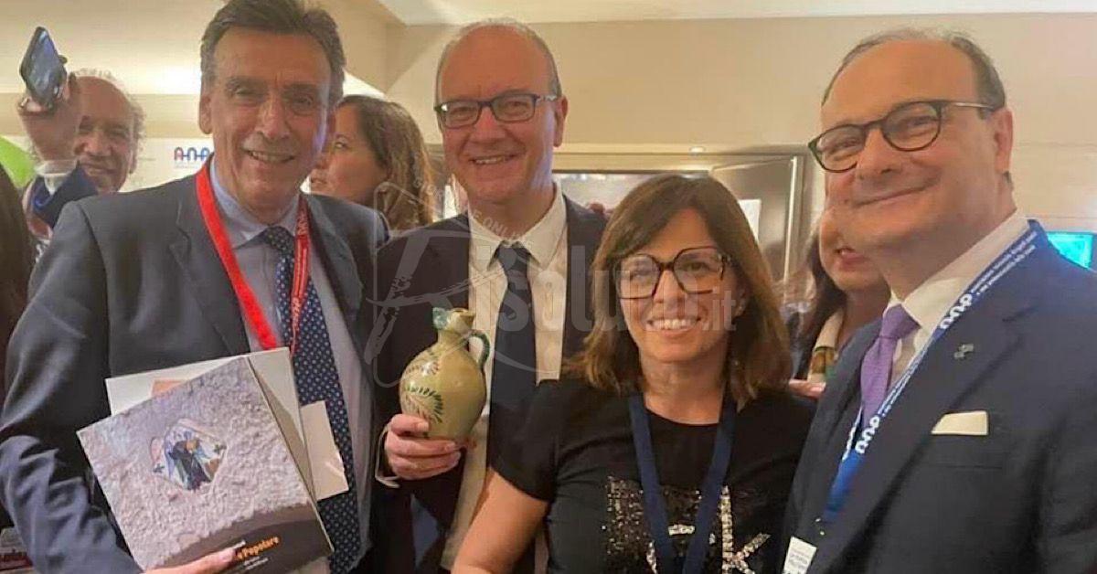 Presidi Agrigentini incontrano il ministro Valditara e donano una ceramica di Burgio