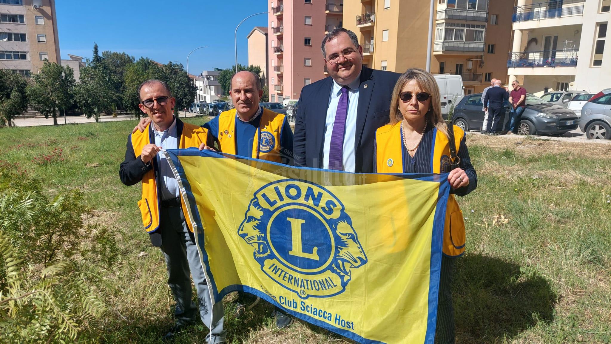 Il Lions Club pianta 42 alberi al Ferraro, Maggio: "E' un servizio di supporto alle amministrazioni" (Video)