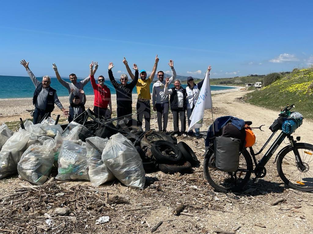 Ingegnere romano nell'impresa del giro d'Italia in bici per l'ambiente, oggi tappa a Ribera