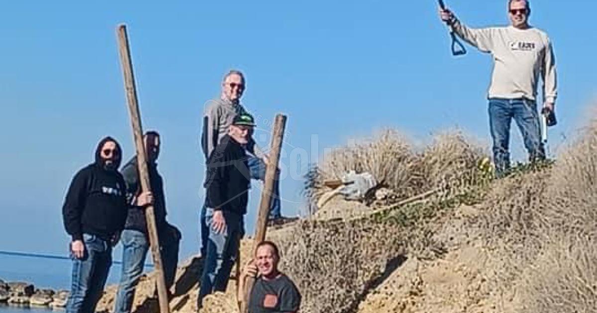 Pulizia e decoro per la localita' balneare di Porto Palo grazie a tanti volontari