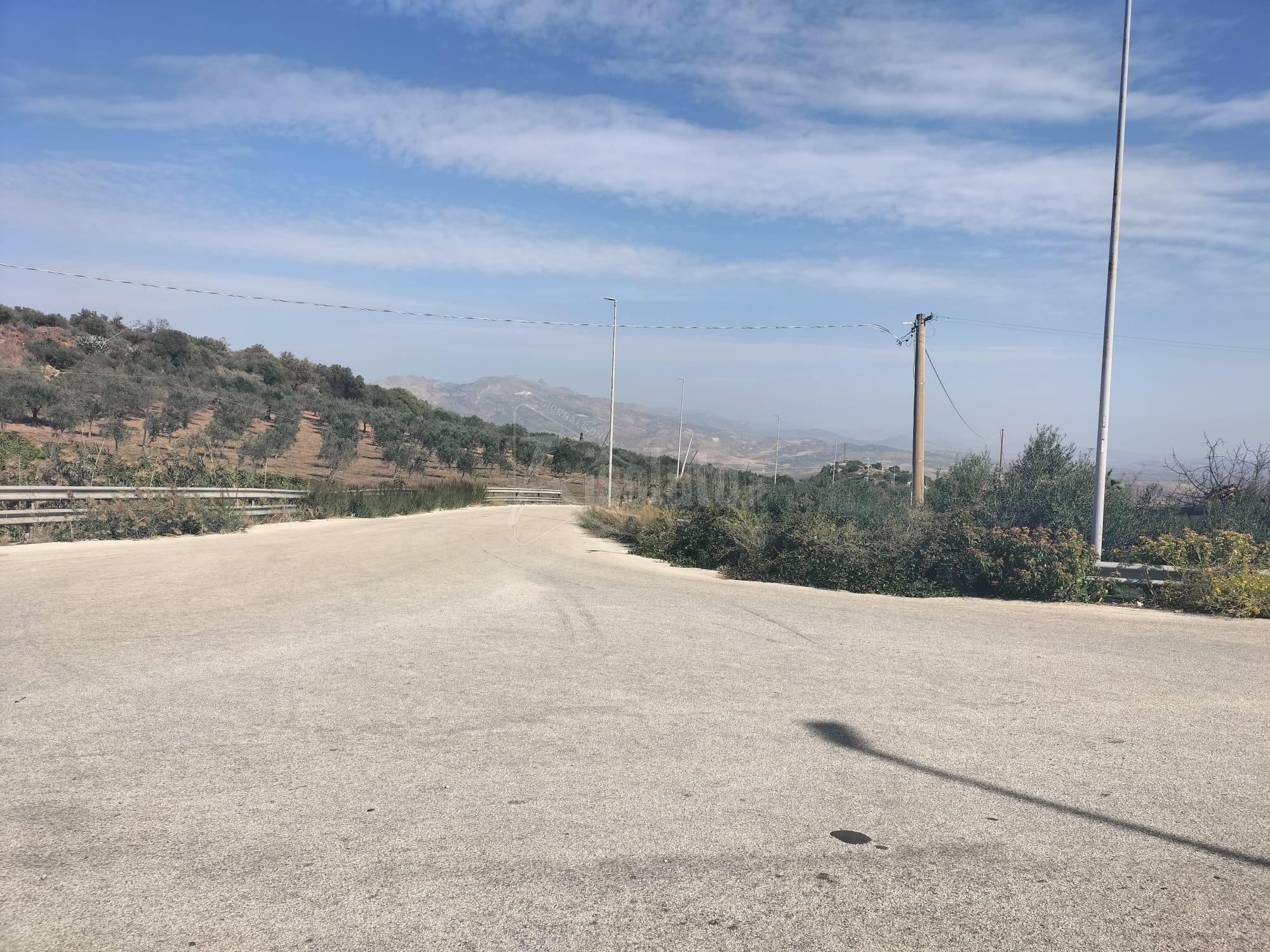 Sopralluogo in contrada San Calogero a Sciacca, partono i lavori dopo il furto dei cavi dell'illuminazione