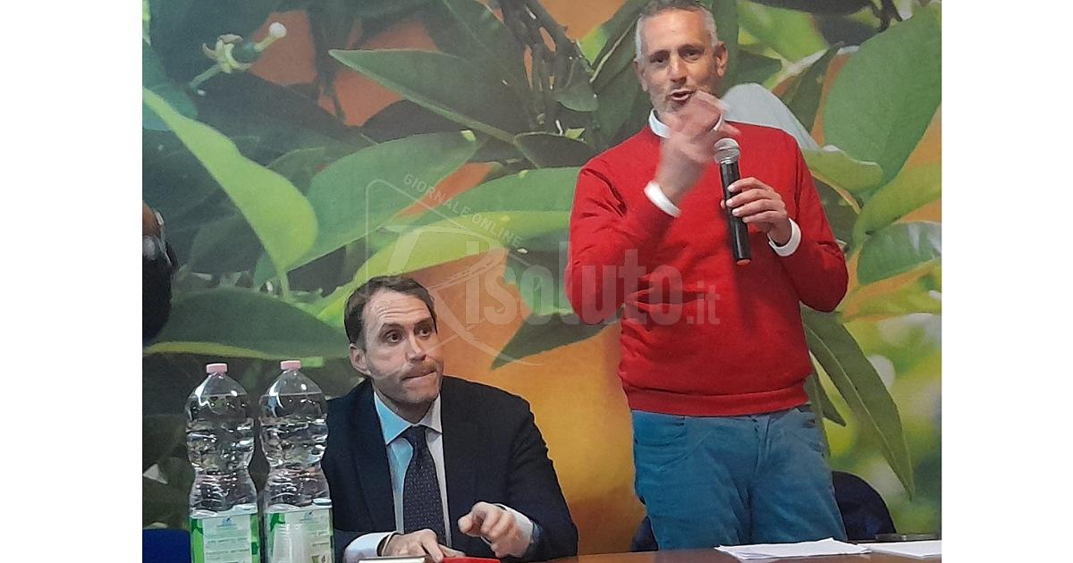 Sammartino a Ribera illustra i progetti per l'irrigazione e apre al confronto con gli agricoltori Belicini (Video)