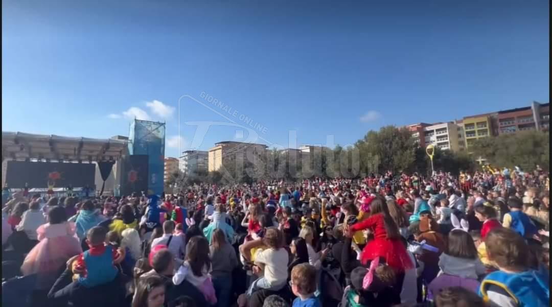 Bagno di folla al Carnevale di Sciacca per Lucilla, la star della baby dance