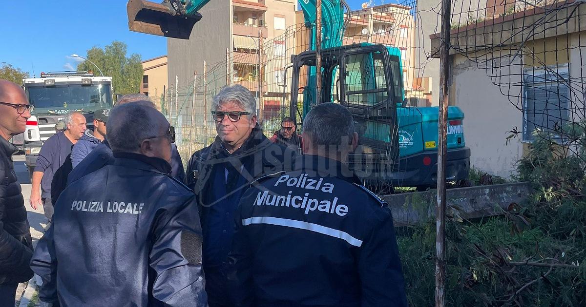A Ribera si demolisce una centrale dello spaccio di droga (Video)