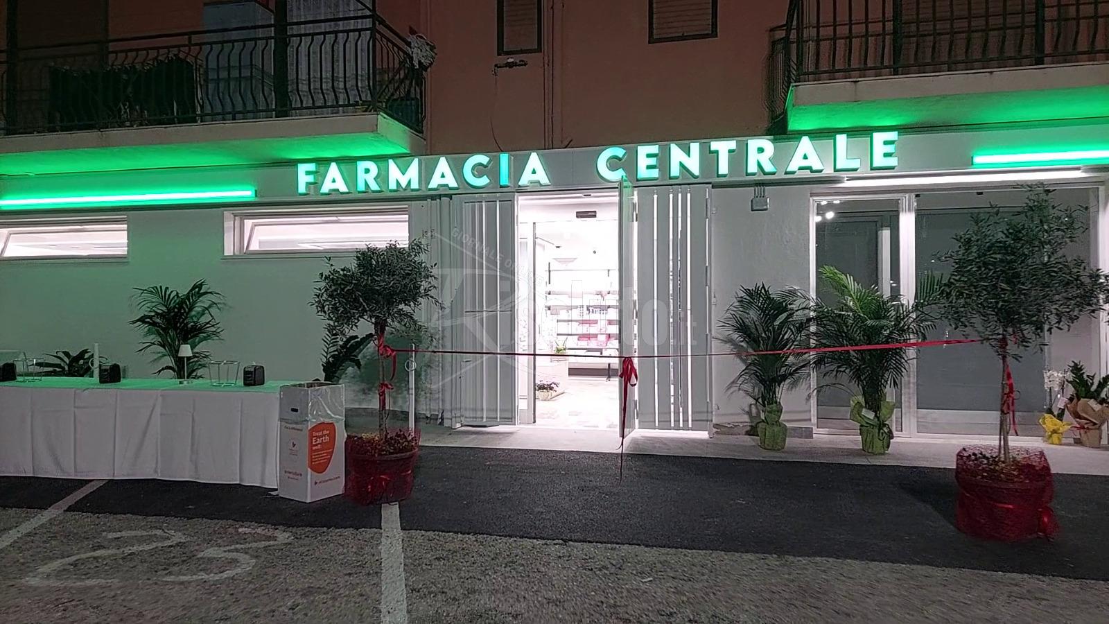 Dal centro alla Perriera, apre in viale Sciascia la Farmacia Centrale (Video)