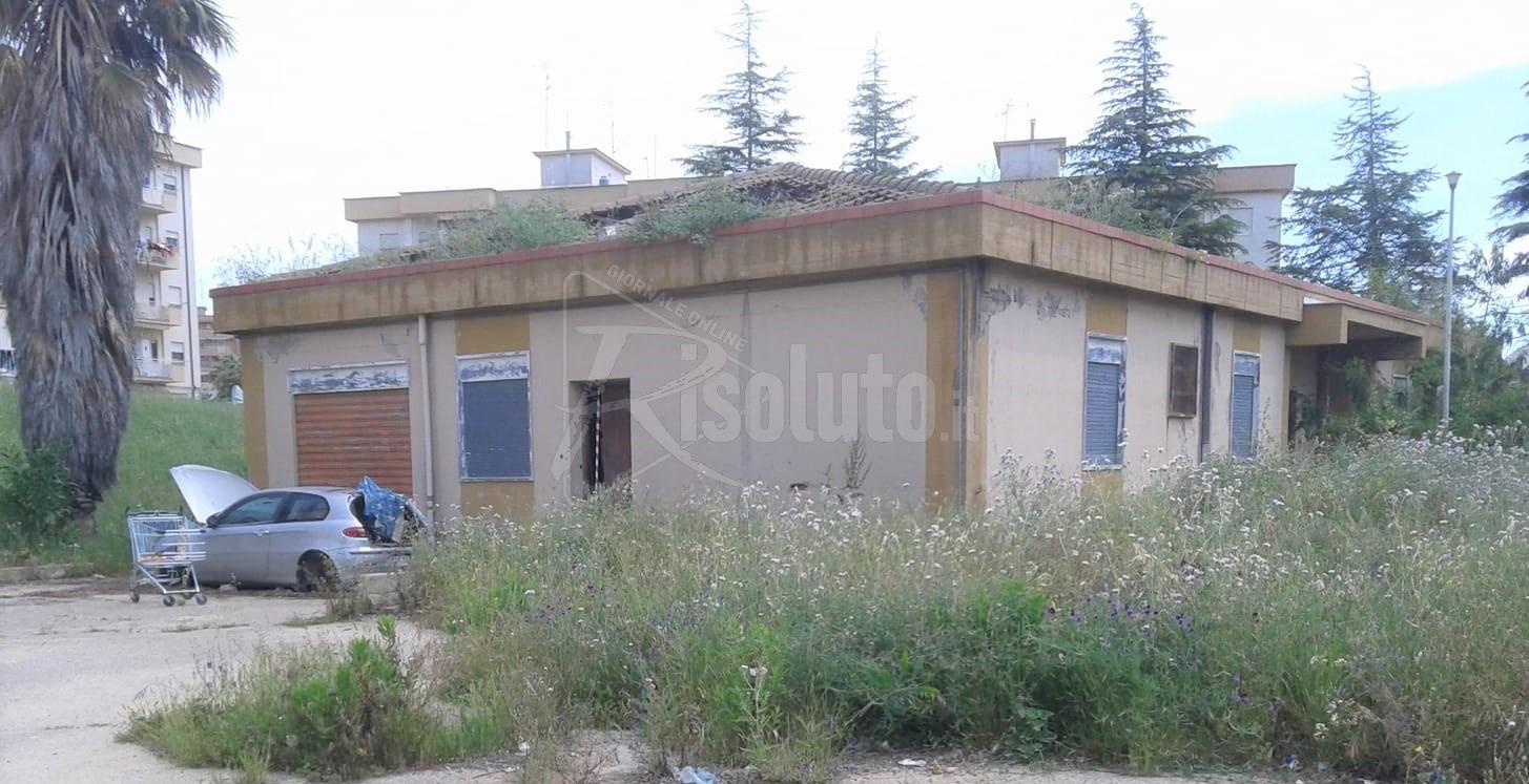 A Ribera si abbatte edificio diventato centrale dello spaccio di droga