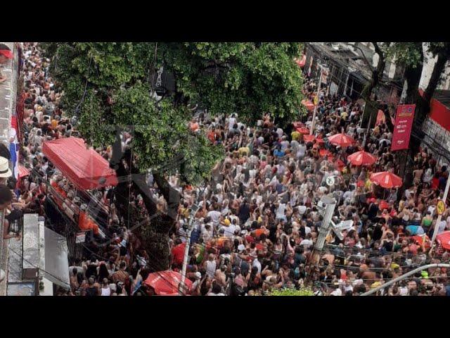 La pioggia non ferma il Carnevale di Salvador de Bahia (Video)