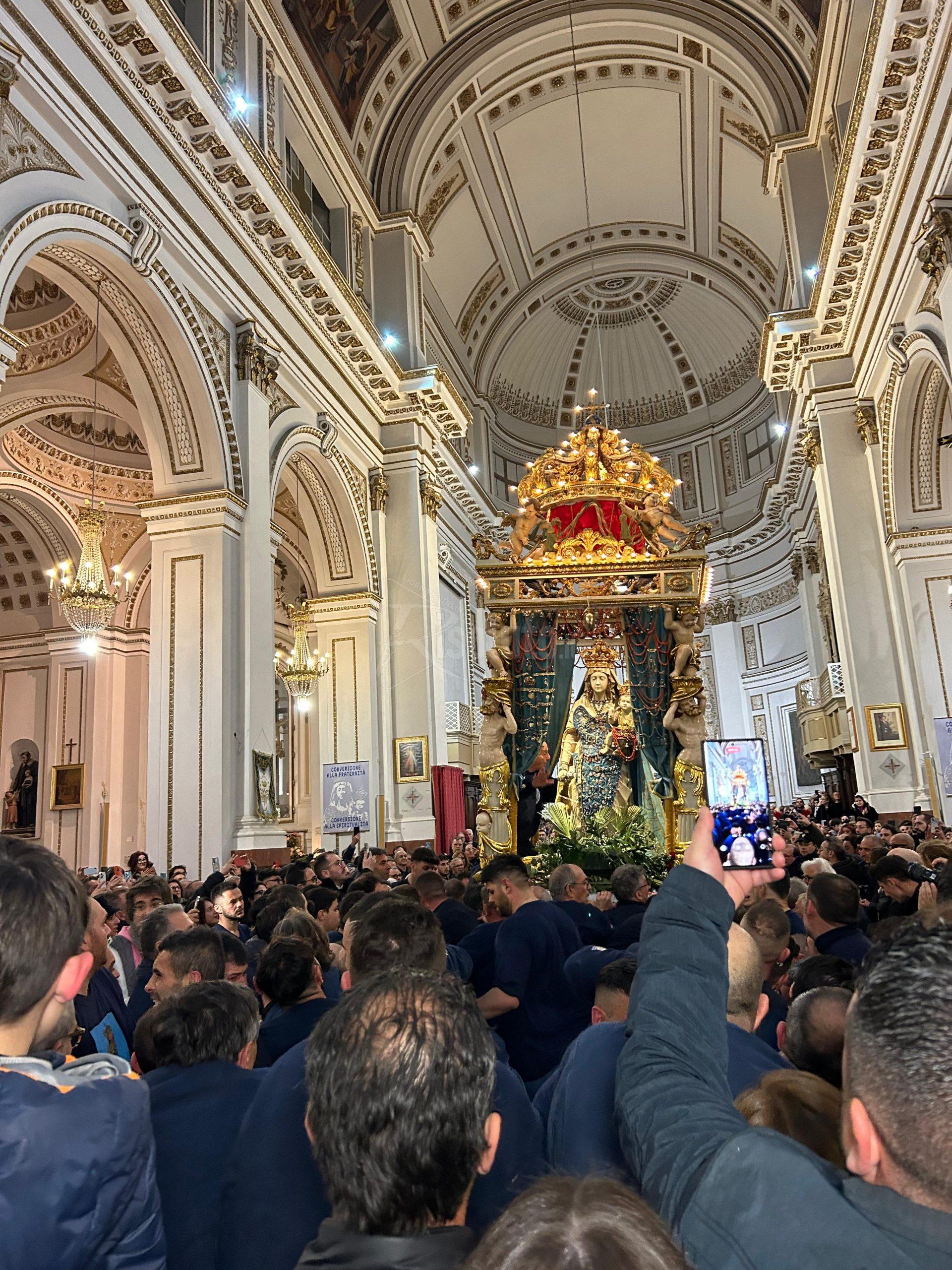 Folla di fedeli per la processione della Madonna del Soccorso di Sciacca, rivedi la diretta di Risoluto.it