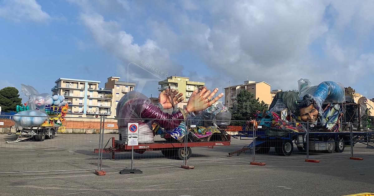 Carnevale 2024, oggi il trasporto dei carrelloni