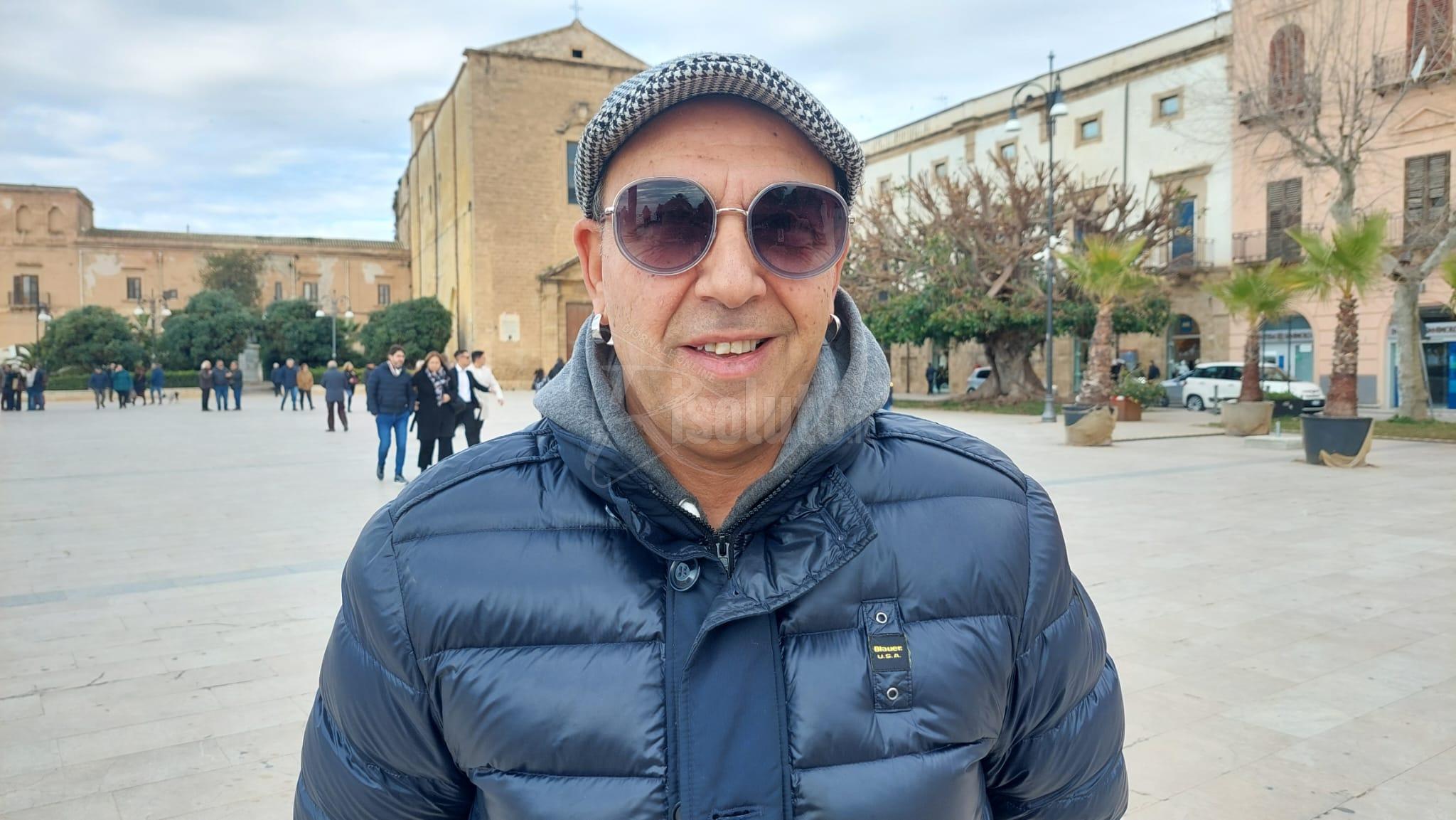 Nana' pronto a riempire il centro di Sciacca con un concerto a Carnevale: "Sono a disposizione a gratis". (Video)