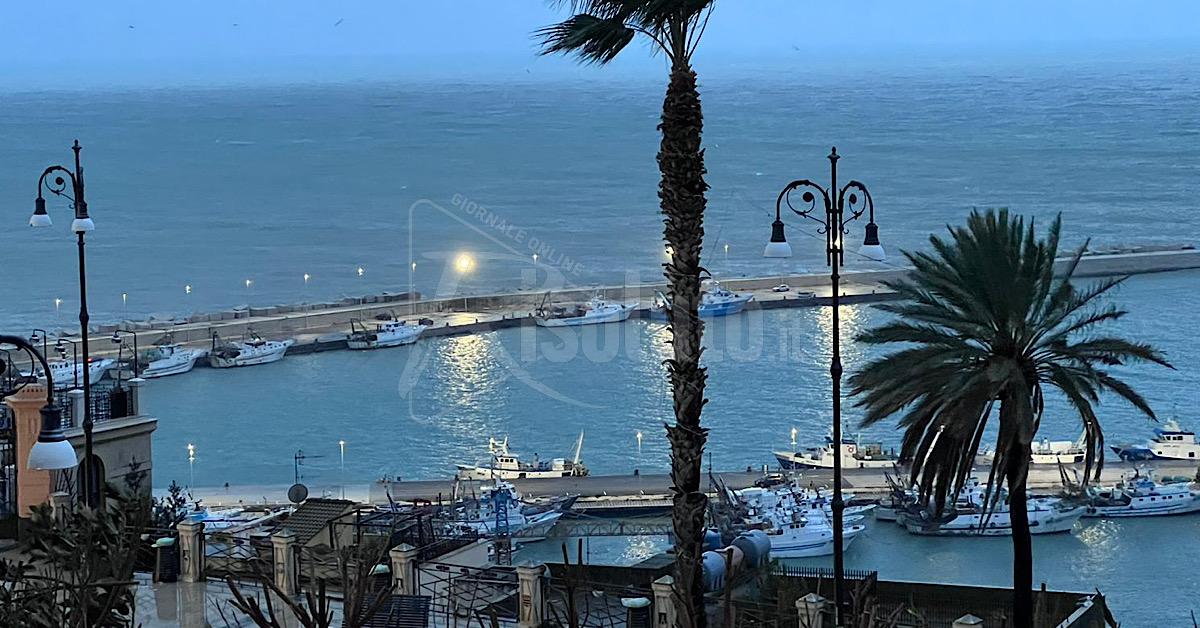 Riattivato l'impianto di illuminazione del porto di Sciacca dopo tre giorni di buio