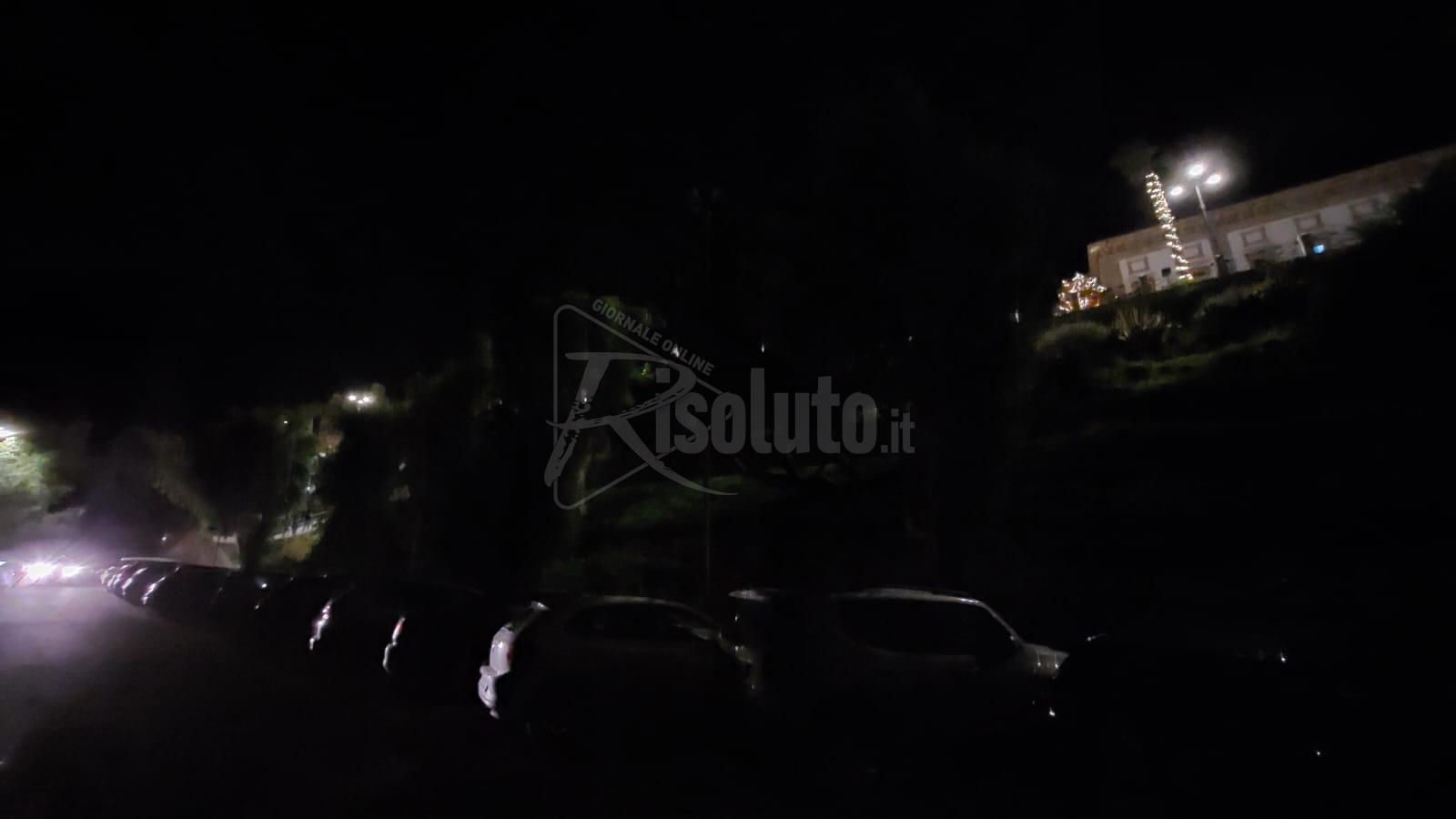 Al buio a Sciacca il parcheggio di via Eleonora d'Aragona